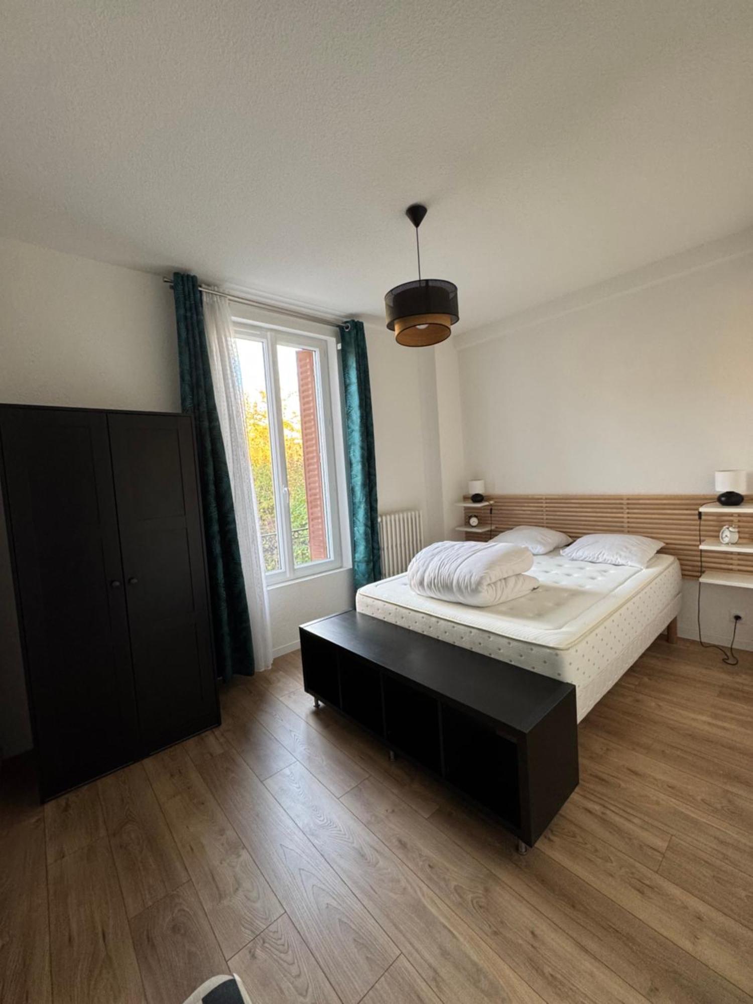 Appartement Le Madargue Idealement Place Châtel-Guyon Exterior foto