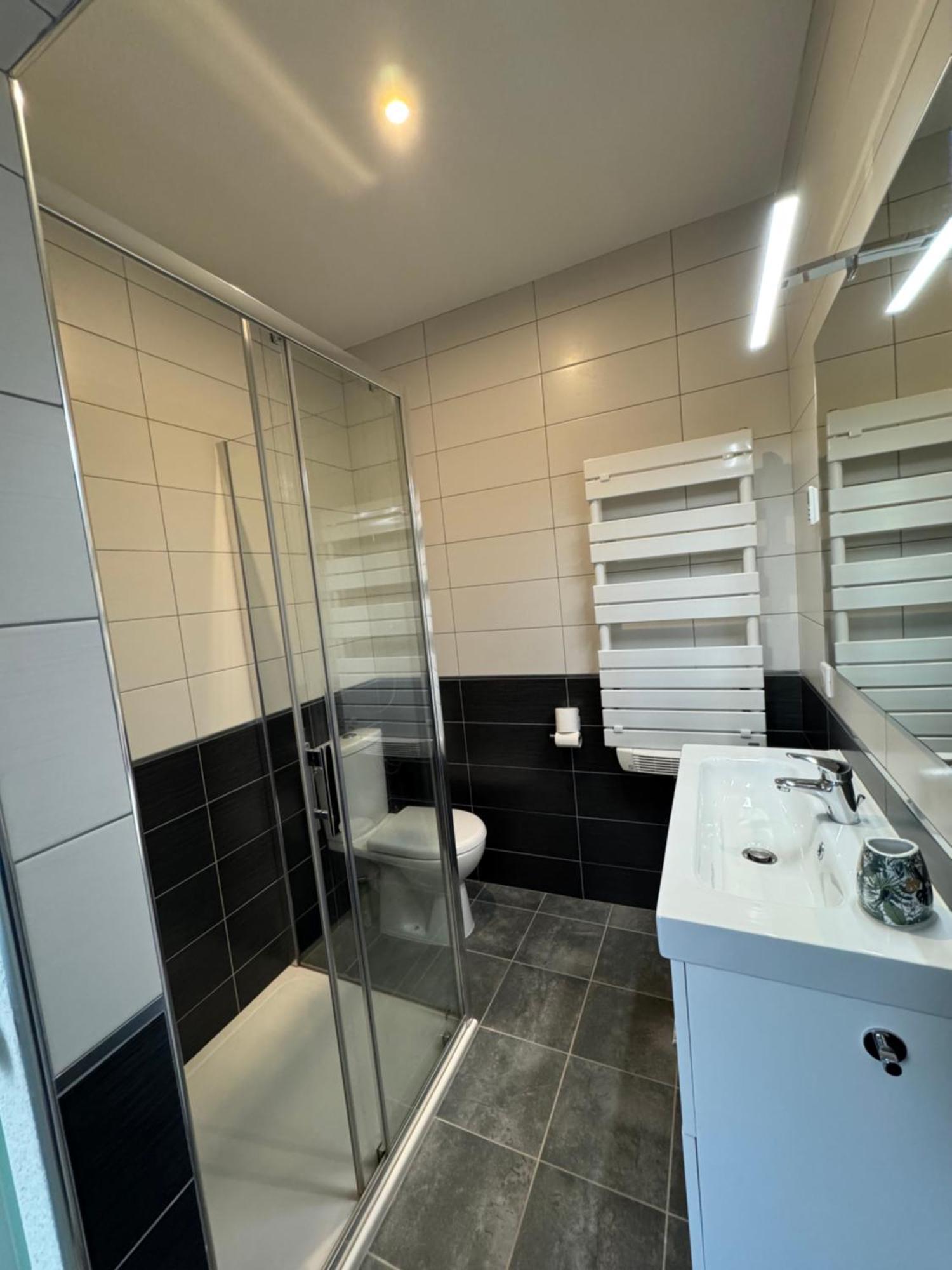 Appartement Le Madargue Idealement Place Châtel-Guyon Exterior foto